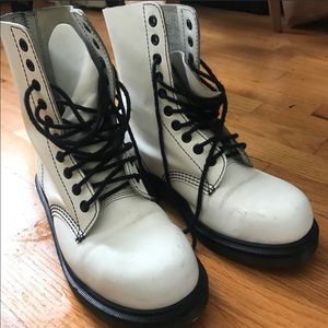 White dr martens
